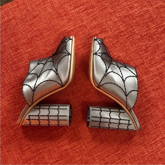 Marco De Vincenzo Spider's web-embroidered Satin Mules Shoes - Picture 12 of 13